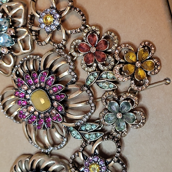 Garden Party Statement Necklace - Picture 3 of 4
